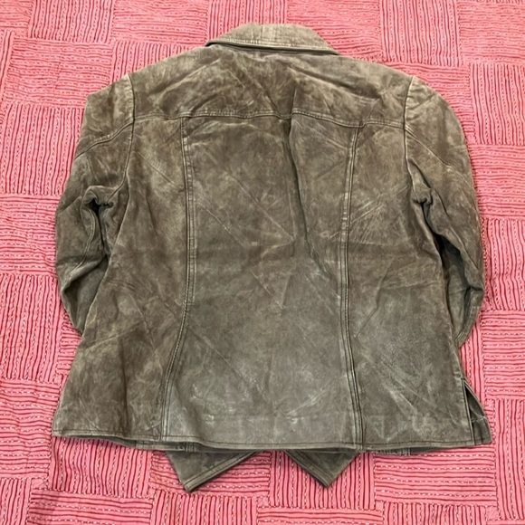 Coldwater Creek Brown suede Leather Jacket with Classic fitted design and snaps - Picture 6 of 16